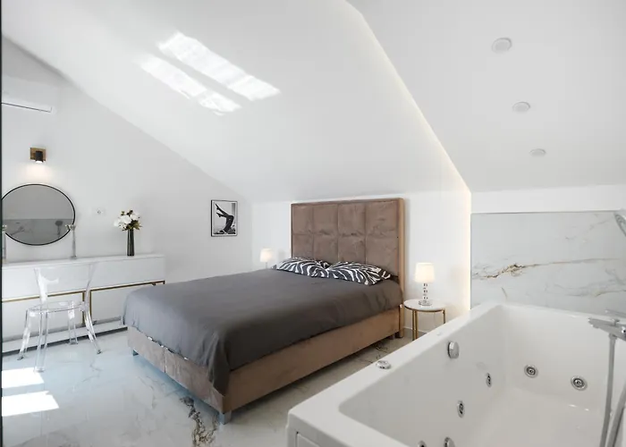 Aea Del Mare וילה טרוגיר